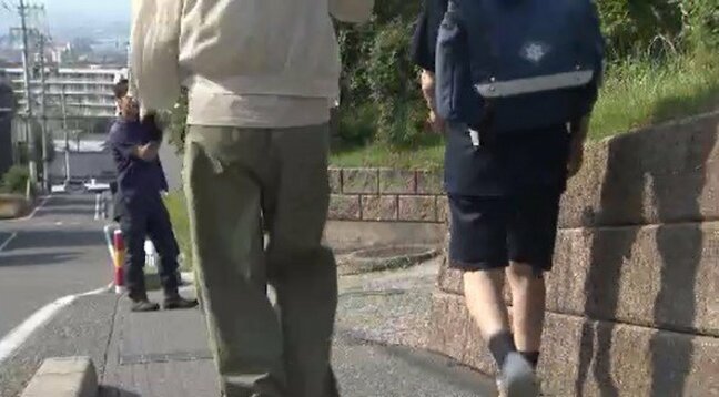 【クマの目撃情報相次ぐ】「とても怖い…」長野・松本市…周辺の小中学校で子どもたちが保護者に付き添われて登校|TBS NEWS DIG