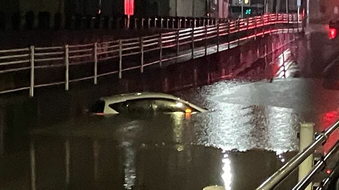 道路が冠水　車両が水没　JR中央本線とのアンダーパス　甲府市　|　山梨のニュース | ＵＴＹテレビ山梨