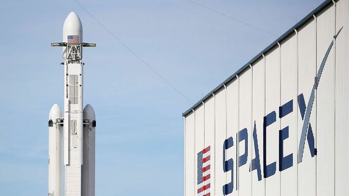 スペースX株が続落、一時10%安－個人投資家の買いに鈍化の兆し