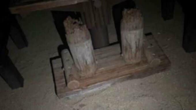 公園のベンチが倒壊する事故　男性1人がけが|TBS NEWS DIG