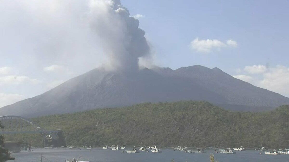 桜島で噴火　噴煙1200ｍ【きょう・あすの降灰予報】鹿児島