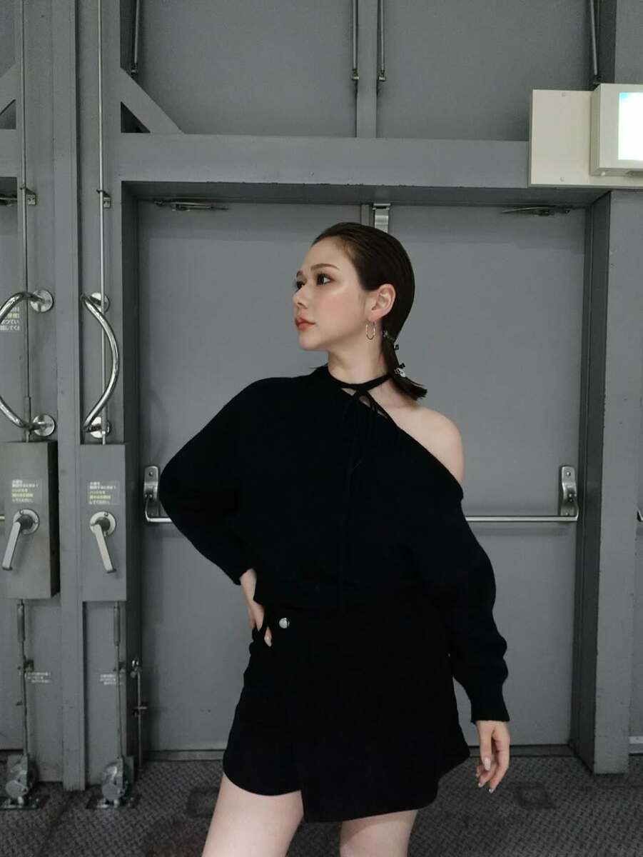 村重杏奈 】ランウェイから「渋めの字ででっかく村重」の応援