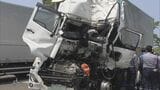 路肩に停車中の大型トラックに中型トラック追突…さらに別の大型トラックも突っ込む　男性2人重傷　滋賀・名神高速　|　MBSニュース | 関西の最新ニュースを分かりやすく。