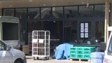 松山市のスーパーにダンプカー突っ込んだ事件 犯行指示疑いの暴力団組長ら2人を嫌疑不十分で不起訴 松山地検|TBS NEWS DIG