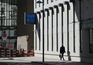 OPECプラス、6月生産目標の小幅引き上げで原則合意－ロイター| TBS CROSS DIG with Bloomberg