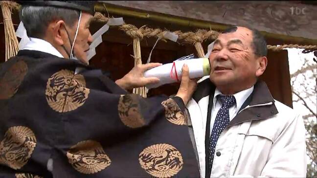 顔にすすを塗り合う奇祭「アンバサン」震災の津波で無くなった集落の住人が集まる 宮城・石巻市|TBS NEWS DIG