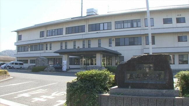 帰宅すると、家の中に元上司の男がいた…元部下の女性(20代)の家に無断で入り首を両手で掴み、布団上に押し倒すなどの暴行を加え、「セックスがしたい」　会社員の男(40)を逮捕　「間違いありません」容疑認める|TBS NEWS DIG