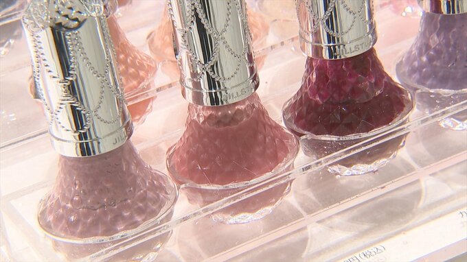 化粧品は早くも秋商戦　今年のトレンドは「くすみカラー」　コスメティックフェア　甲府・岡島|TBS NEWS DIG