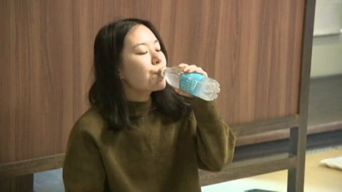 「入浴前にもしっかりと水分補給」15分の入浴で800mlの汗 冬場の熱中症予防 道後温泉で啓発活動 愛媛|TBS NEWS DIG