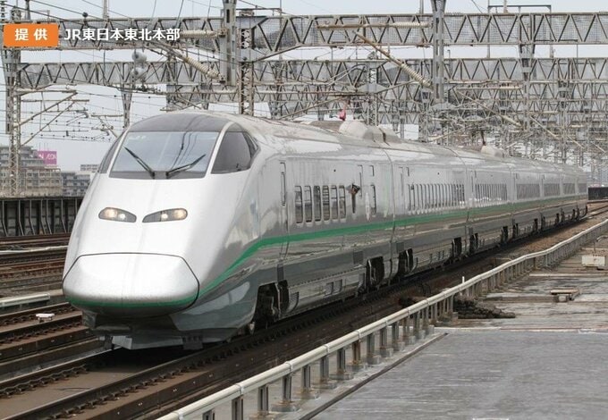 山形新幹線E3系「つばさ」約6年半ぶりに「シルバーカラー」復刻　新型E8系お披露目会も開催|TBS NEWS DIG