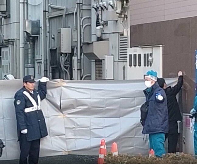 【速報】長野駅前近くで「人が倒れている」…死亡ひき逃げか　通勤通学時間の駅前は騒然【現場の画像掲載】　道路の痕跡などを捜査|TBS NEWS DIG