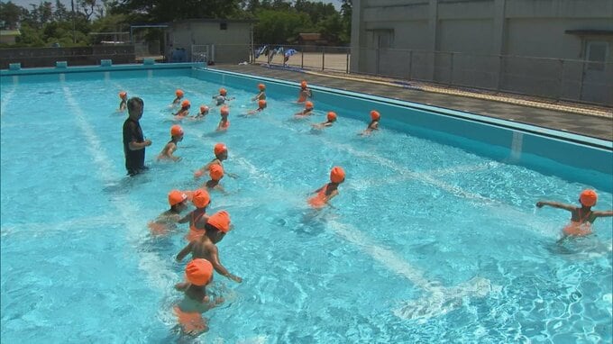 スクール水着は「紺色」…ではなく「蛍光オレンジ」　理由は？|TBS NEWS DIG