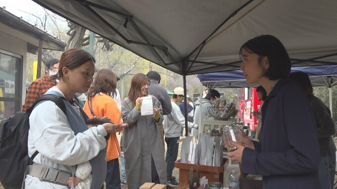 働くことを体験　中高生が運営に参加するマルシェ　販売や接客など学ぶ　|　山梨のニュース | ＵＴＹテレビ山梨