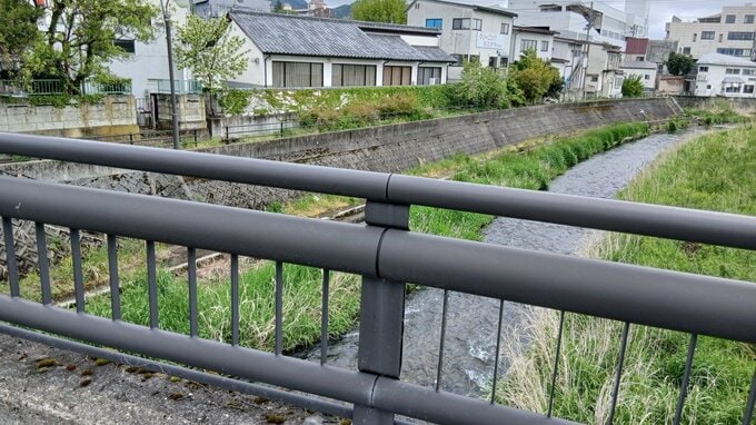 【現場画像】市街地でのクマ目撃が大幅増加　きょう未明にも上山市の住宅地で目撃で警戒　川の近くは要注意か（山形）　|　山形のニュース│TUYテレビユー山形