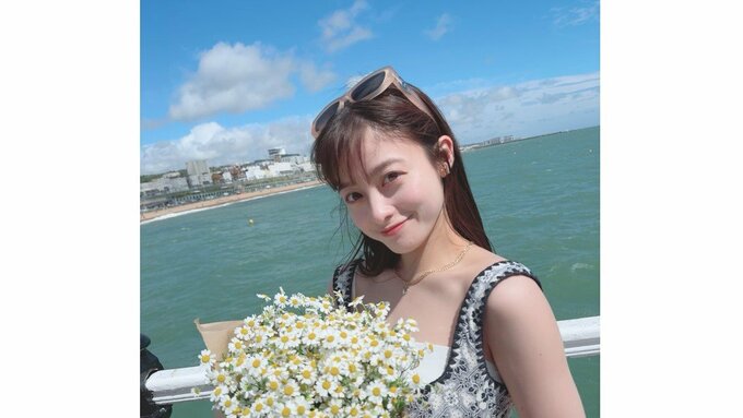 橋本環奈さん　「オシャレガールを目指して写真撮ってました♡」　ロンドンでのオフショット公開|TBS NEWS DIG