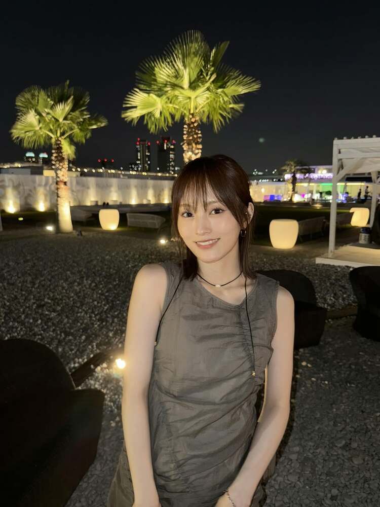 山本彩 】 32歳のバースデーショット 「32歳も今が1番だって胸を