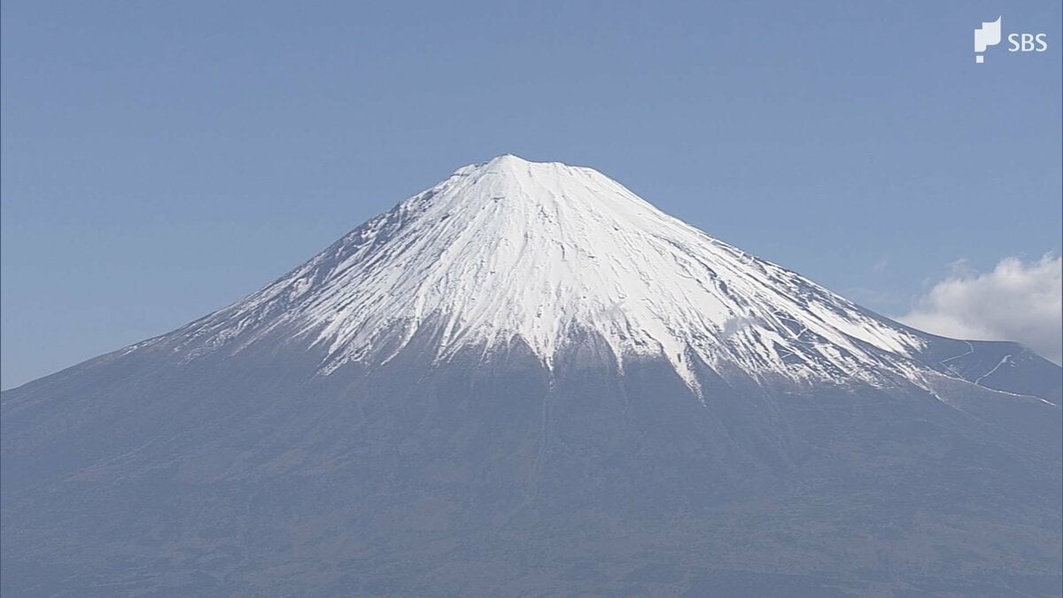 富士山で遭難中の日本人男性の捜索開始 8日は発見できず