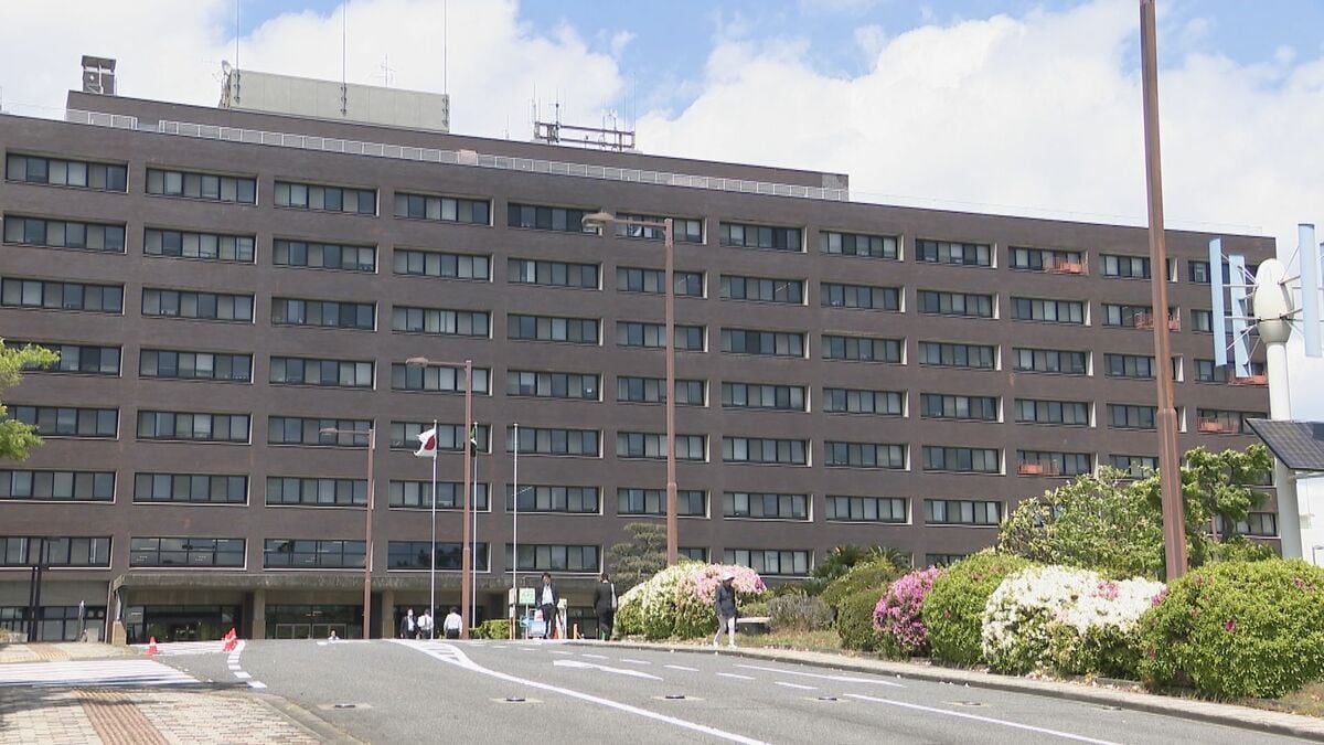 南海トラフ巨大地震の被害想定 震度を小さく表記するミス ｢震度7｣を｢震度6強｣など… 被害想定では津波到達時間も4月に訂正したばかり 三重