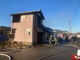 「爆発音がした」新潟市西区で車庫と倉庫が燃える火事 けが人なし|TBS NEWS DIG