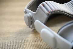 アップルVision Pro、装着感向上－99ドルの新ヘッドストラップ登場| TBS CROSS DIG with Bloomberg