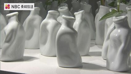 大型花瓶　展覧会出品作品 祈りの花瓶展 被爆3世の女性が制作 原爆の熱線で変形した瓶がモチーフ