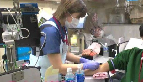血液の在庫がひっ迫…供給量が予測より3000人分増えた一方で献血量は見込み下回る、日本赤十字社が受付時間30分延長して協力を呼びかけ|TBS NEWS DIG