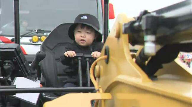 パトカー・白バイ・はしご車「働く乗り物」集合！OkaSyoまつり「物流業界に関心を」【岡山】|TBS NEWS DIG