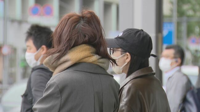 「寒くて上着を初めて着ました」各地で今季一番の冷え込み　内陸では11月中旬並みに　福岡市でもコート着て通勤する人の姿|TBS NEWS DIG