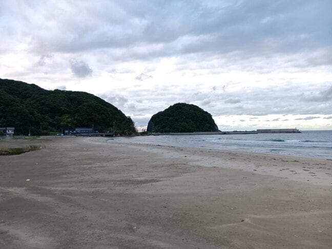 【速報】「海岸に人らしきものが流れ着いている」鳥取県岩美町の海岸で男性の遺体発見 浦富海岸で沖に流され行方不明になっている男子高校生との関連捜査|TBS NEWS DIG