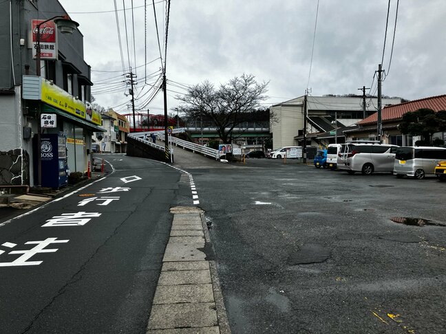 「車と歩行者の接触事故」駅前のロータリーを出た際に高齢女性をはねたか　女性は重体で搬送されるも死亡を確認　広島県東広島市|TBS NEWS DIG