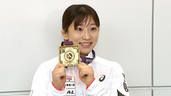 五輪2連覇狙う須崎優衣「悔しい気持ち必ず生かす」アジア選手権から帰国【レスリング女子】|TBS NEWS DIG