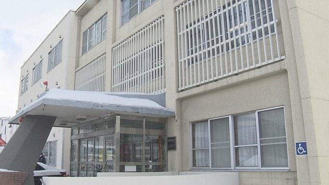 10代妻を包丁で切りつけた疑い「夫婦げんかで包丁が刺さった」知人が通報、その場で逮捕の20歳の男「弁解することはありません」札幌市白石区|TBS NEWS DIG