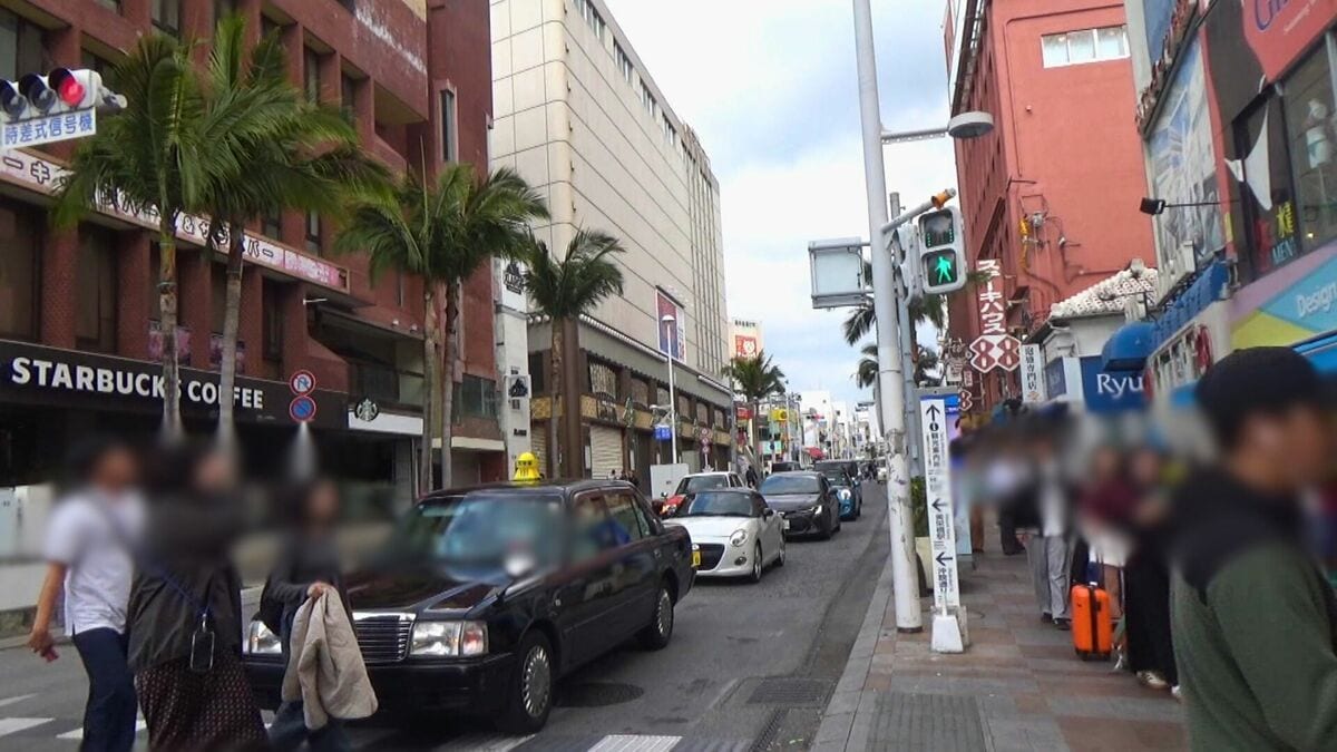 「盗撮された、捕まえて！」女子高校生のスカートの中を撮影しようとした疑い　医師の男（44）を通行人が取り押さえる　現行犯逮捕、容疑認める