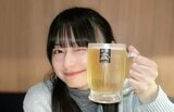 【 影山優佳 】 黄金色のビールジョッキ掲げ 「しあわせとはこのことだね」|TBS NEWS DIG