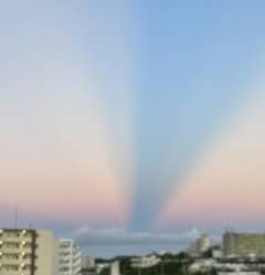 空の向こうから柔らかな光が　自然が生み出すイリュージョンを気象予報士が詳しく解説　|　沖縄のニュース｜RBC 琉球放送
