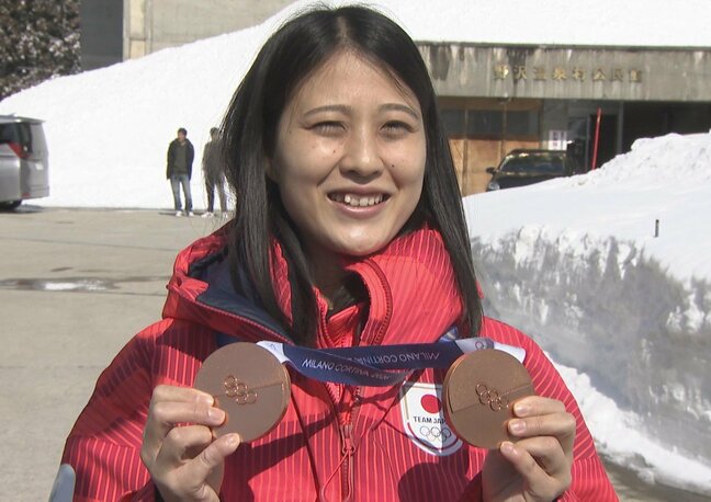 「希さん、おかえりなさい」人口3600人の村が喜びに湧く！スキージャンプの丸山希選手が故郷に凱旋　初五輪で銅メダル2個獲得を報告「皆さんの力をパワーに飛べた」　長野・野沢温泉村|TBS NEWS DIG