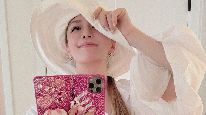 【浜崎あゆみ】　BBQだけど ”全身白”　「いやわかってるんです」「BBQ行く時の装いちゃう」「でも着たいんです」　1人ツッコミに支持の声　相次ぐ|TBS NEWS DIG