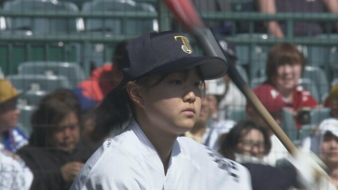 【センバツ】「一球でも多く選手に受けてほしい」史上初！甲子園で女子マネージャーがノック　部員１３人の城東に惜しみない拍手|TBS NEWS DIG