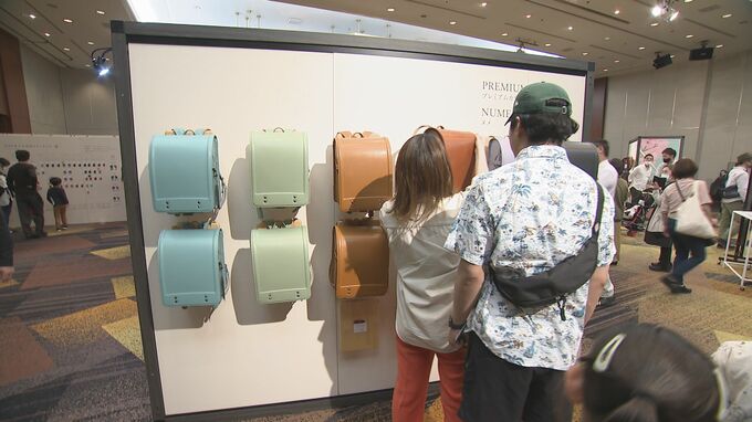早くも親子3世代で“ラン活” 4割は5月までに購入 1番人気のランドセルカラーは?　|　石川県のニュース｜MRO北陸放送