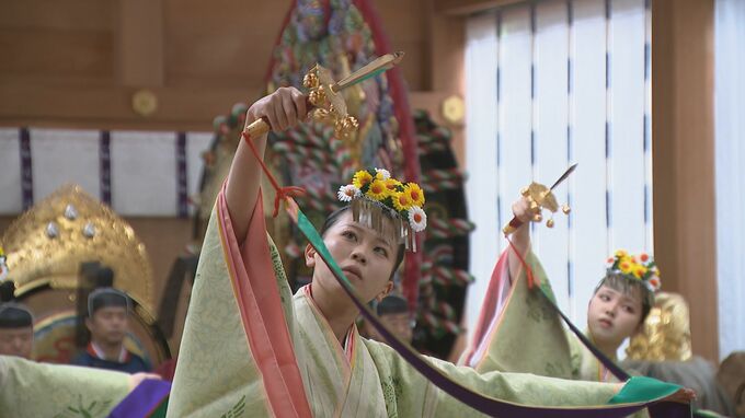 秋の実りに感謝  白山比咩神社で“新嘗祭” 世界の平和を願う「浦安の舞」も　|　石川県のニュース｜MRO北陸放送
