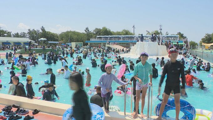 熱中症警戒アラート 厳しい残暑　健民海浜プールは家族連れでにぎわい　|　石川県のニュース｜MRO北陸放送
