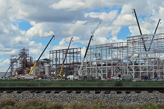 マスク氏が10億ドル投じたテスラ工場、テキサス州で水確保難航か