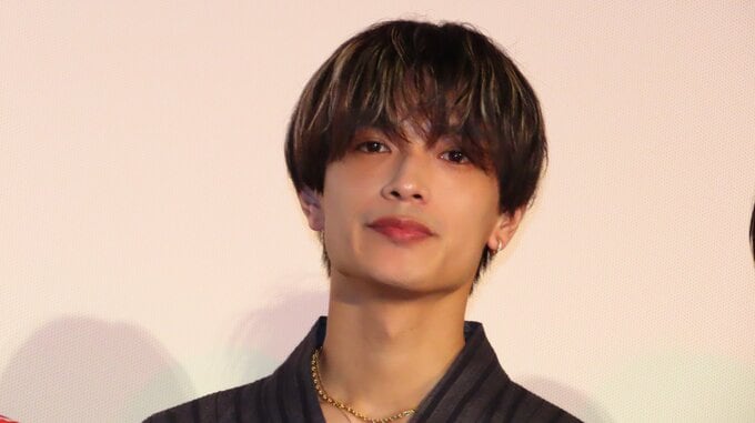 【 なにわ男子・高橋恭平 】日焼け対策で「日傘」デビュー！岩瀬洋志からのサーフィンの誘いには「来年誘って」とやんわり拒否|TBS NEWS DIG
