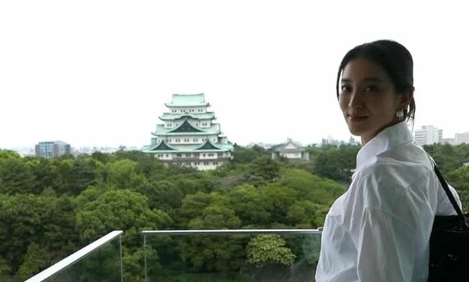 【 武井咲 】 「名古屋城の借景…圧巻でした」　白シャツ×デニムの最新ショットを公開　「美しすぎます」「産後には見えないスタイル」などの声|TBS NEWS DIG