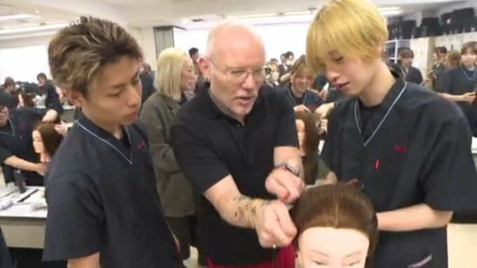美容専門学校でパリコレ活躍のトップスタイリストが特別授業 愛媛県・松山市|TBS NEWS DIG