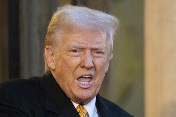 トランプ氏の貿易戦争に備える日本株投資家、内需系銘柄の好調が暗示