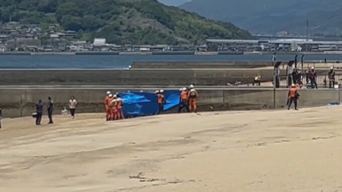 13歳の女子中学生を海底で発見　病院で死亡が確認　海水浴場で「流されたかもしれない」と通報　消防などが捜索　広島県坂町|TBS NEWS DIG