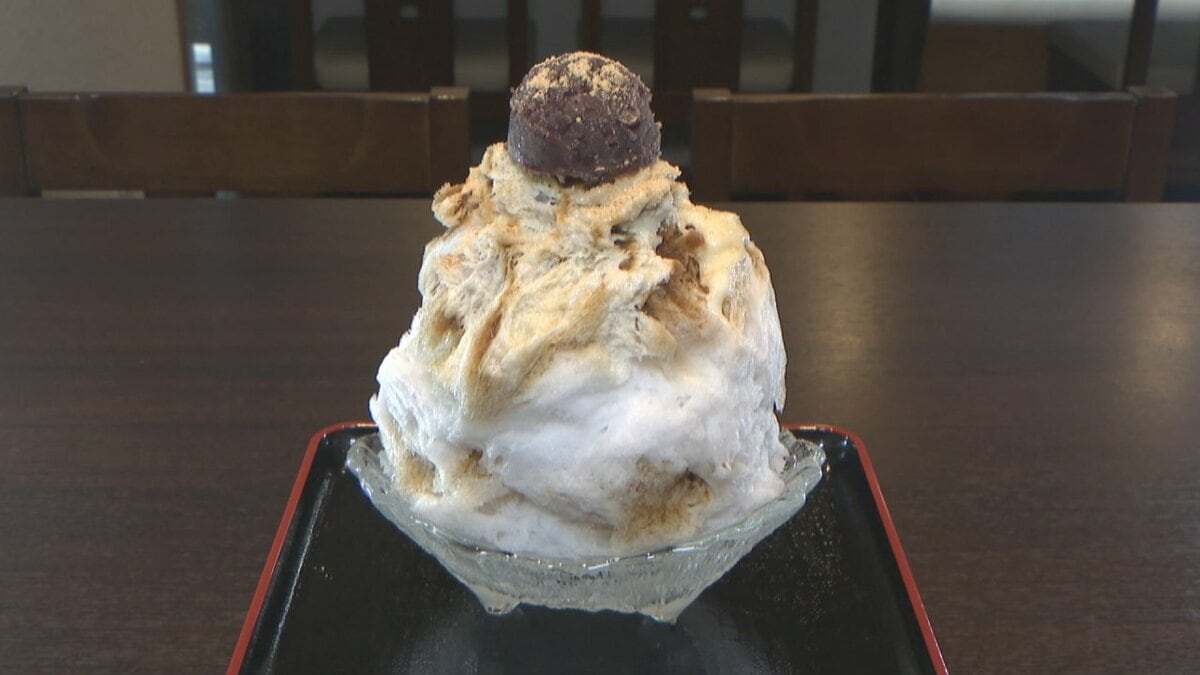 【話題のスイーツ】桔梗信玄餅をイメージした巨大かき氷　八ヶ岳の天然氷を使用　今年の猛暑予想に一足早くお目見え