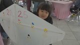 子どもたちが凧揚げや羽根つきを楽しむ　山梨・笛吹川フルーツ公園|TBS NEWS DIG