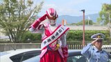 事故で親族を亡くした女性が扮する通学路戦士「パトーラ」一日警察署長に任命 | 福岡のニュース|RKB NEWS|RKB毎日放送